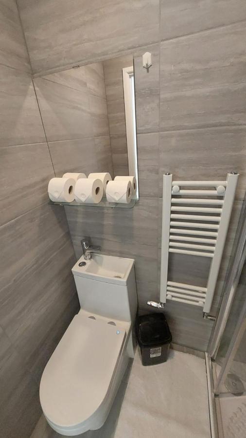 Double En-suite Available In 3 Bed Apt Gasthof